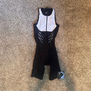 NEW RŌKA Mens Elite Aero 2 Sleeveless Tri Suit and Swim Cap